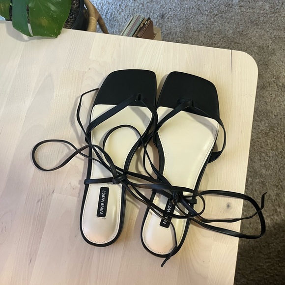 Nine West Lace-Up Black Flat Shoes - Picture 3 of 3